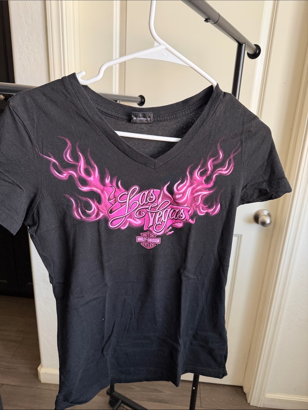 Harley-Davidson Black V-Neck Tee with Pink Flame Las Vegas Graphic
